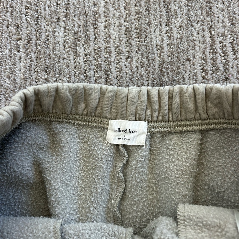 Aritzia Sweatpants - Picture 2 of 3